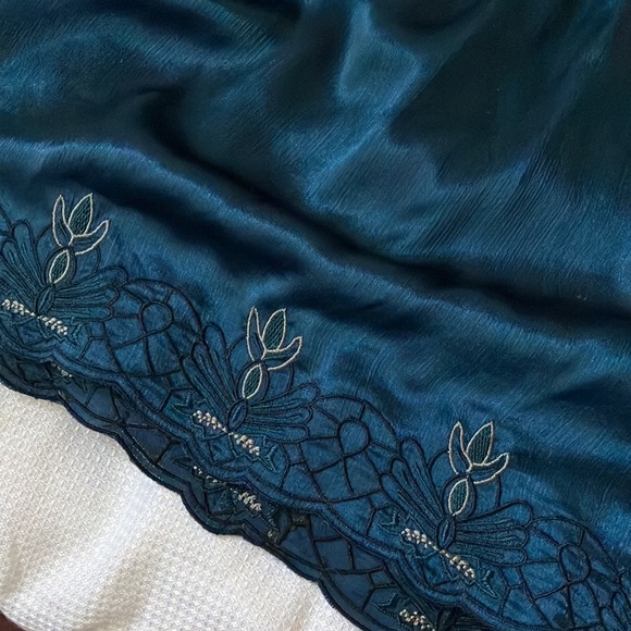 Beautiful embroidered blue tunic blouse - Picture 3 of 10